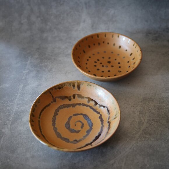 Set of Two Pottery Bowls Artisan Signed - Picture 10 of 10